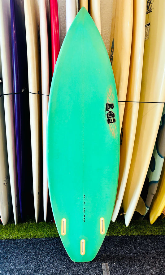 L41 5'10" 27L Surfboard