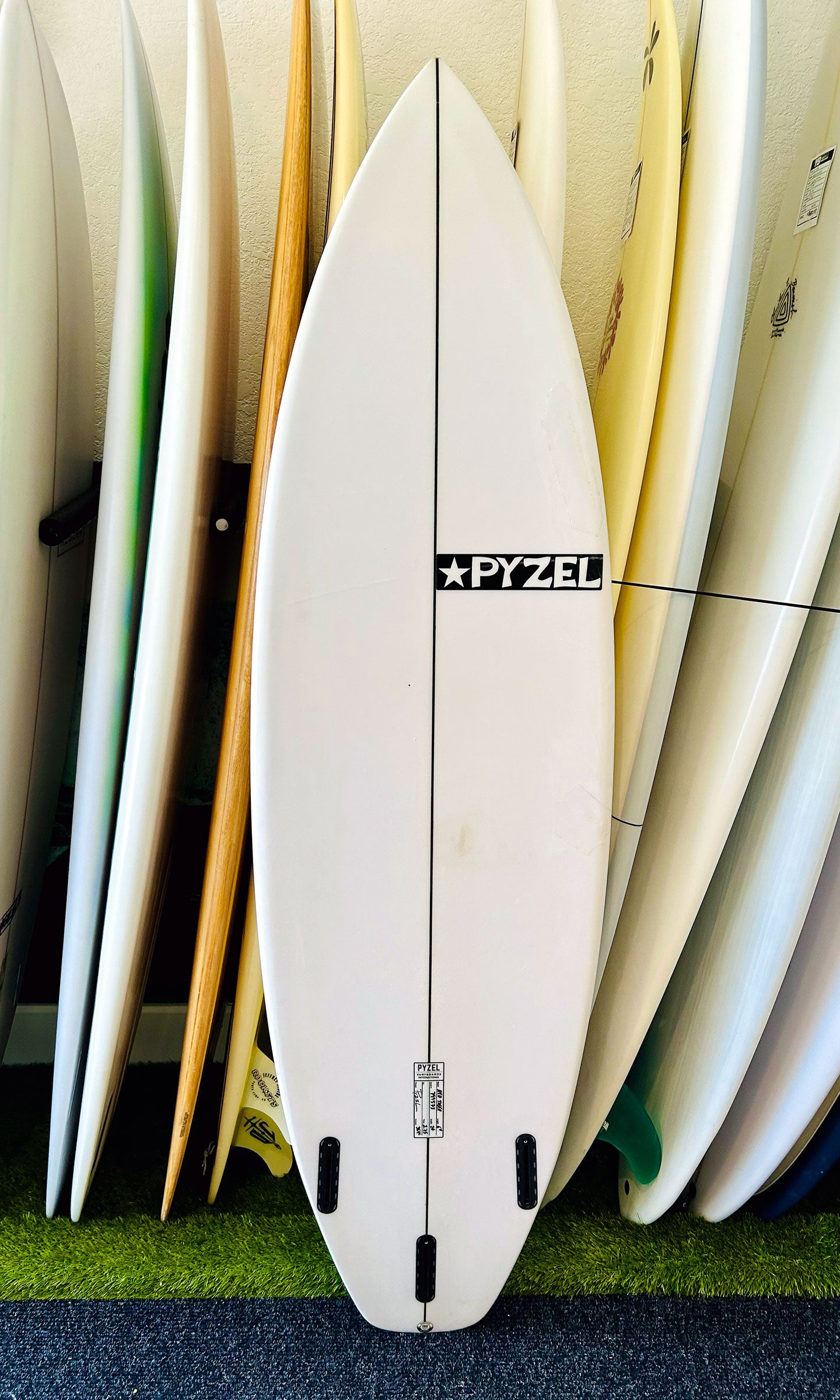 Pyzel 6'4" 36.9L Red Tiger