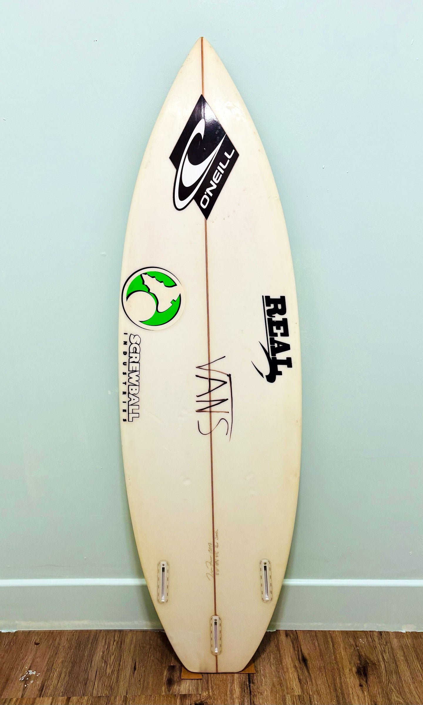 Screwball 5'10" 27L thruster