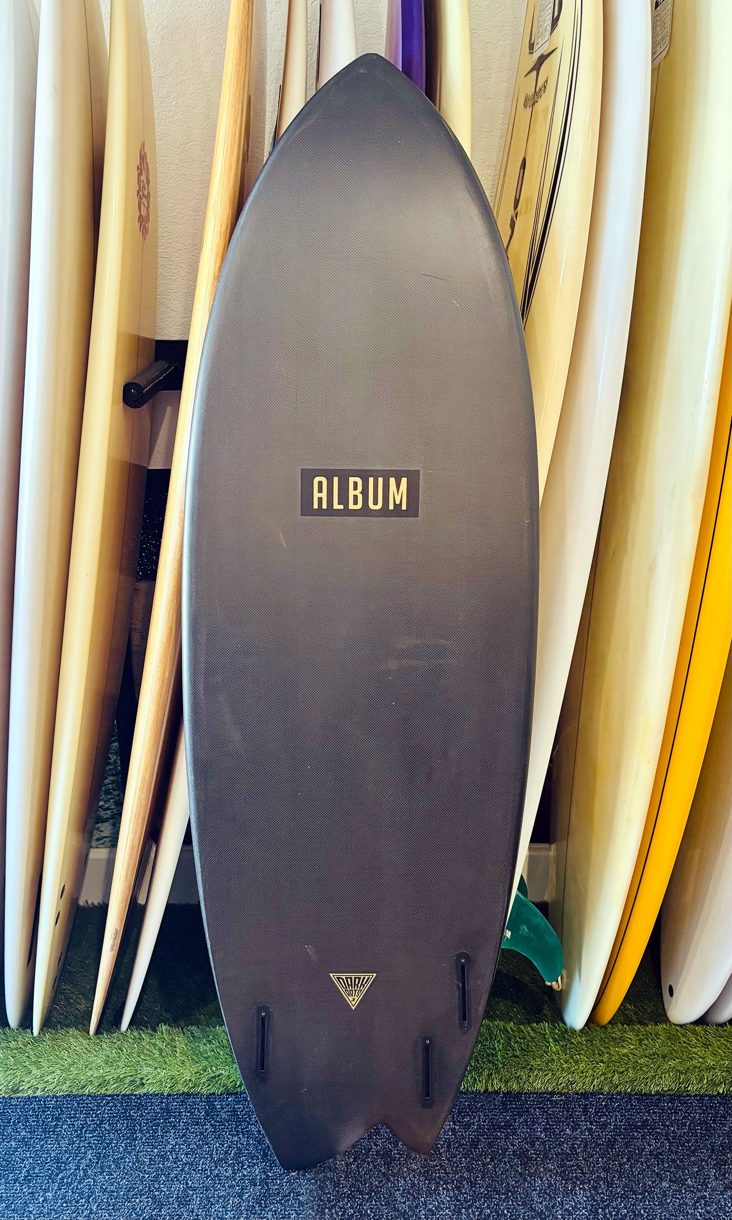 Album 5'11" 38L Dark Arts Asym
