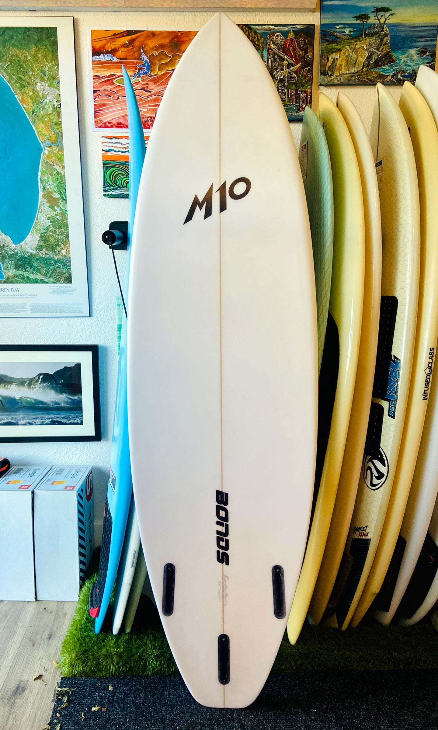 M10 6'6" 40.3L Surfboard