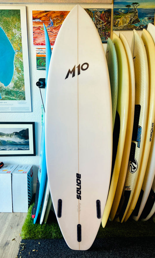 M10 6'6" 40.3L Surfboard