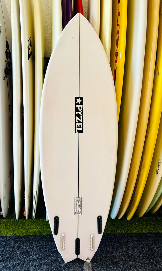 Pyzel 5'6" 27.8L Astro Pop Surfboard