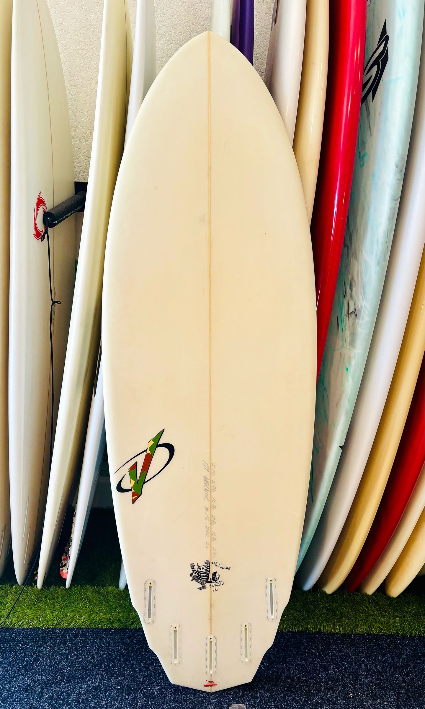 Vernor 5'10" 32L Wild Thing Surfboard
